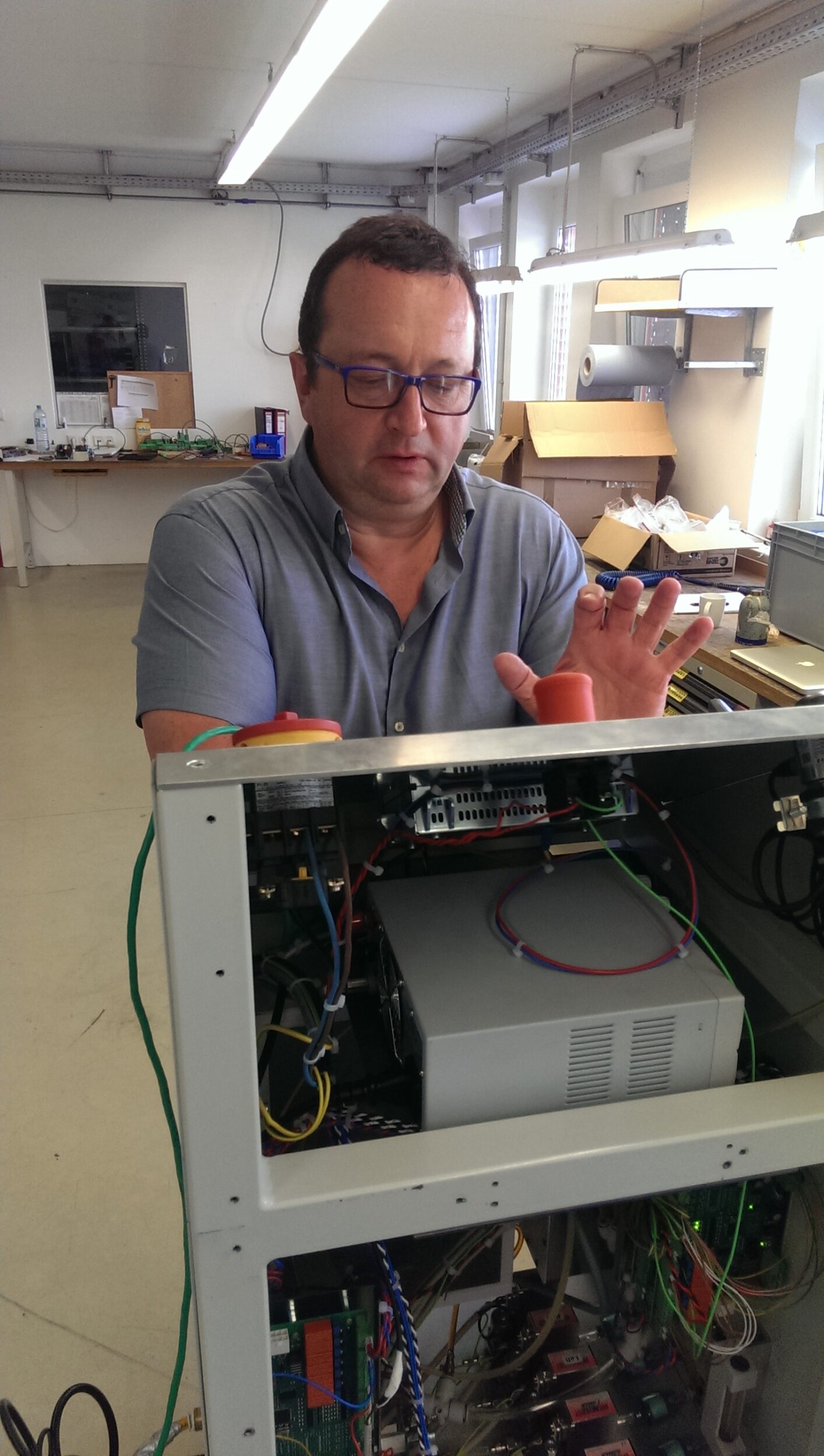 The frontrunner for the prototyping is a well-equipped unit able to record data, calculate performance and efficiency. Ferdinand Stempfer by the Wheel.